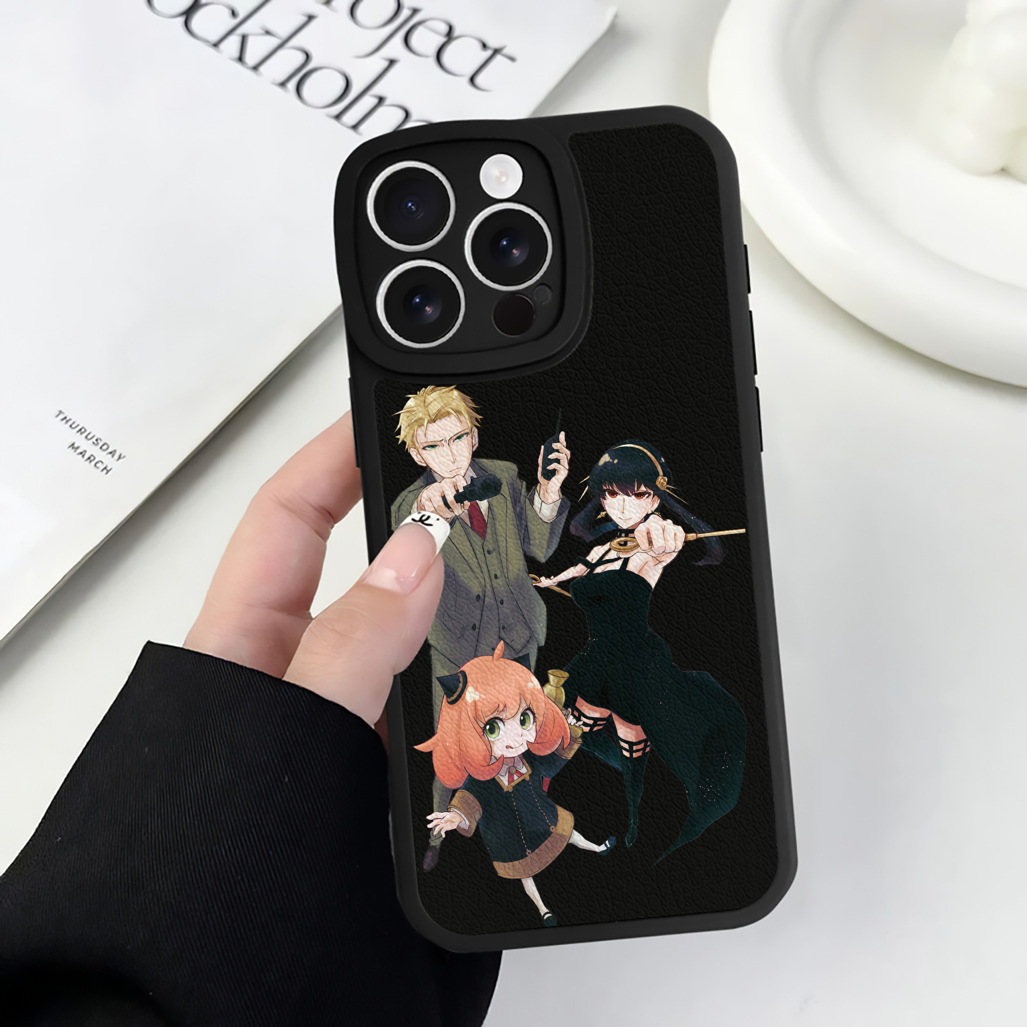（画像用） SPY×FAMILY间谍家家酒 【iPhone 16シリーズ対応】シリコンスマホケース（レザー調） 材質：シリコン